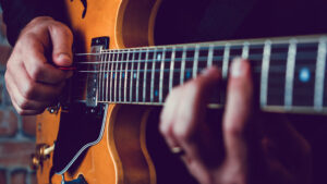 ساده‌سازی گام پنتاتونیک با سه شکل آکورد گیتار