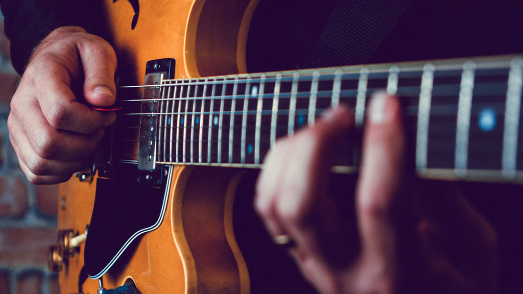 ساده‌سازی گام پنتاتونیک با سه شکل آکورد گیتار