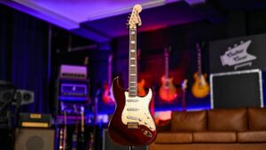 نقد و بررسی گیتار الکتریک Squier 40th Anniversary Stratocaster Gold Edition