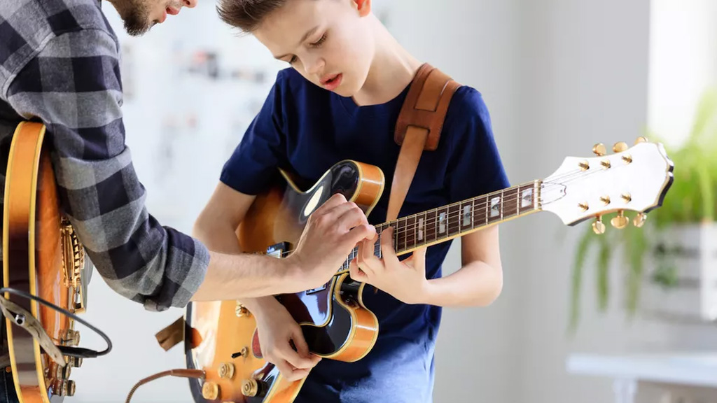 راه های تشویق کودکان به یادگیری نوازندگی گیتار