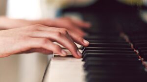 افزایش سرعت انگشتان در نوازندگی پیانو و میدی کیبورد