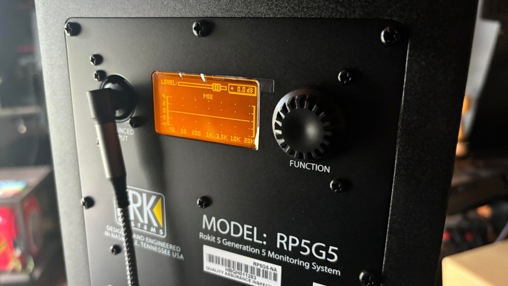 نقد و بررسی اسپیکر مانیتورینگ KRK Rokit 5 G5