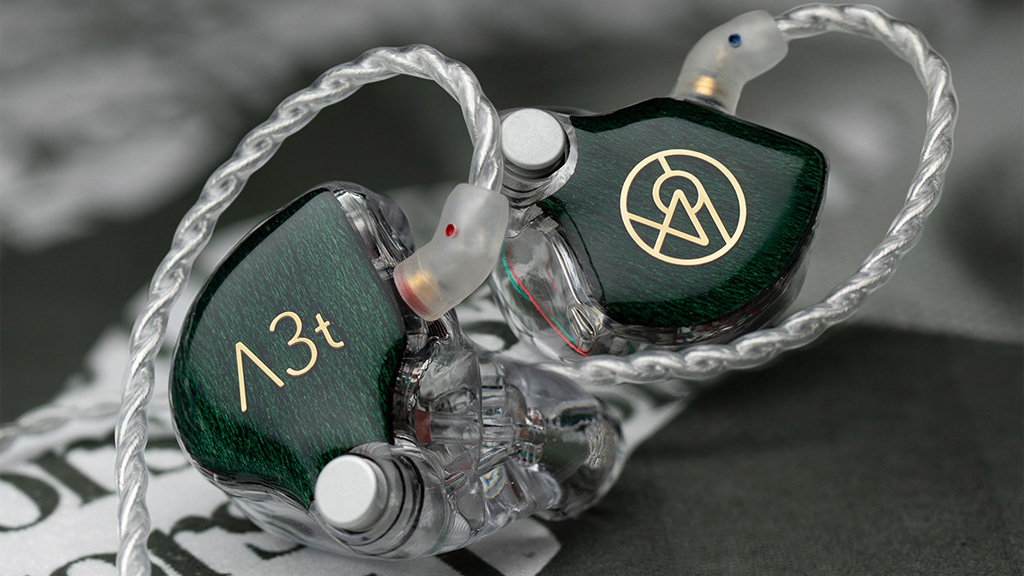 ایرفون‌های مانیتورینگ کاستم یا custom in-ear monitors