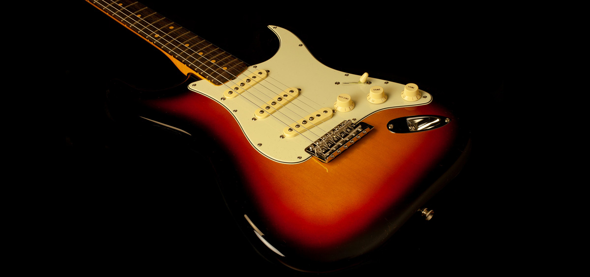 Fender American Vintage II 1961 Stratocaster 3-Color Sunburst