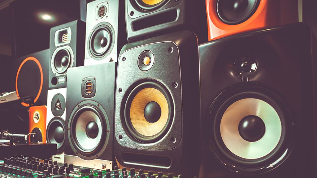 ۵ باور اشتباه درباره اسپیکر مانیتورینگ