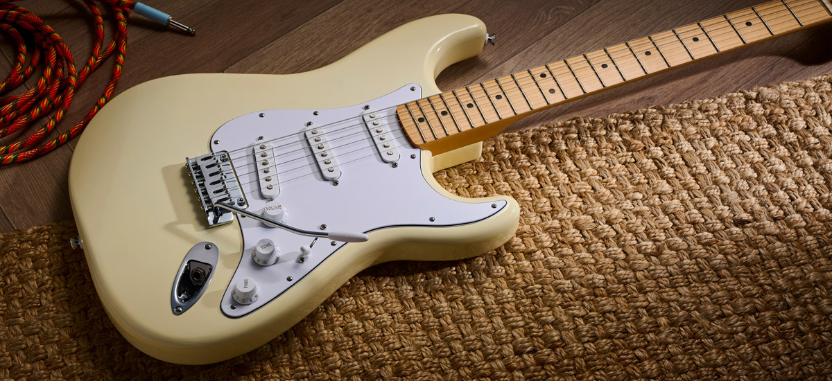 گیتار الکتریک فندر Standard Stratocaster