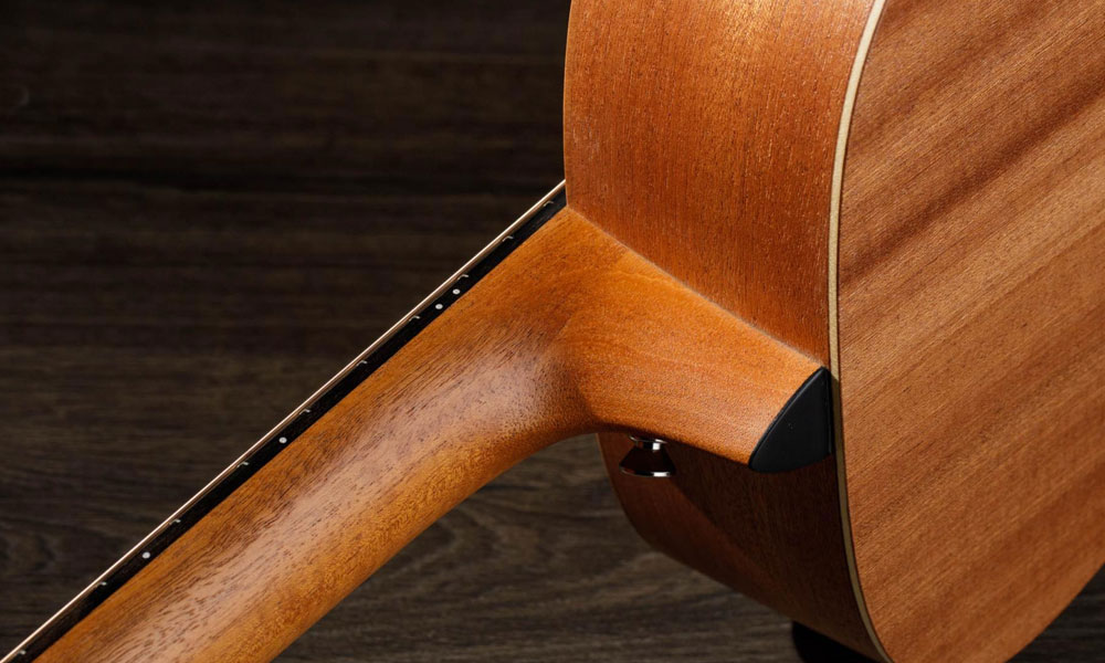 گیتار آکوستیک تیلور