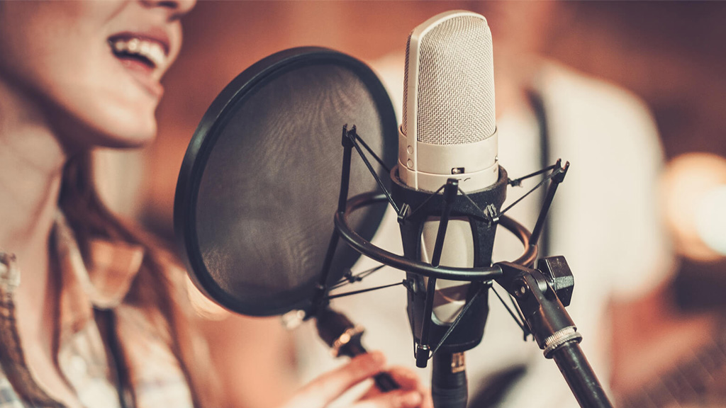 ۴ نکته مربوط به هدفون برای بهبود اجراهای وکال در استودیو