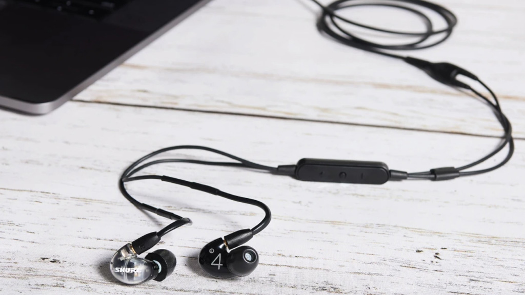 بررسی تخصصی ایرفون مانیتورینگ شور AONIC 4